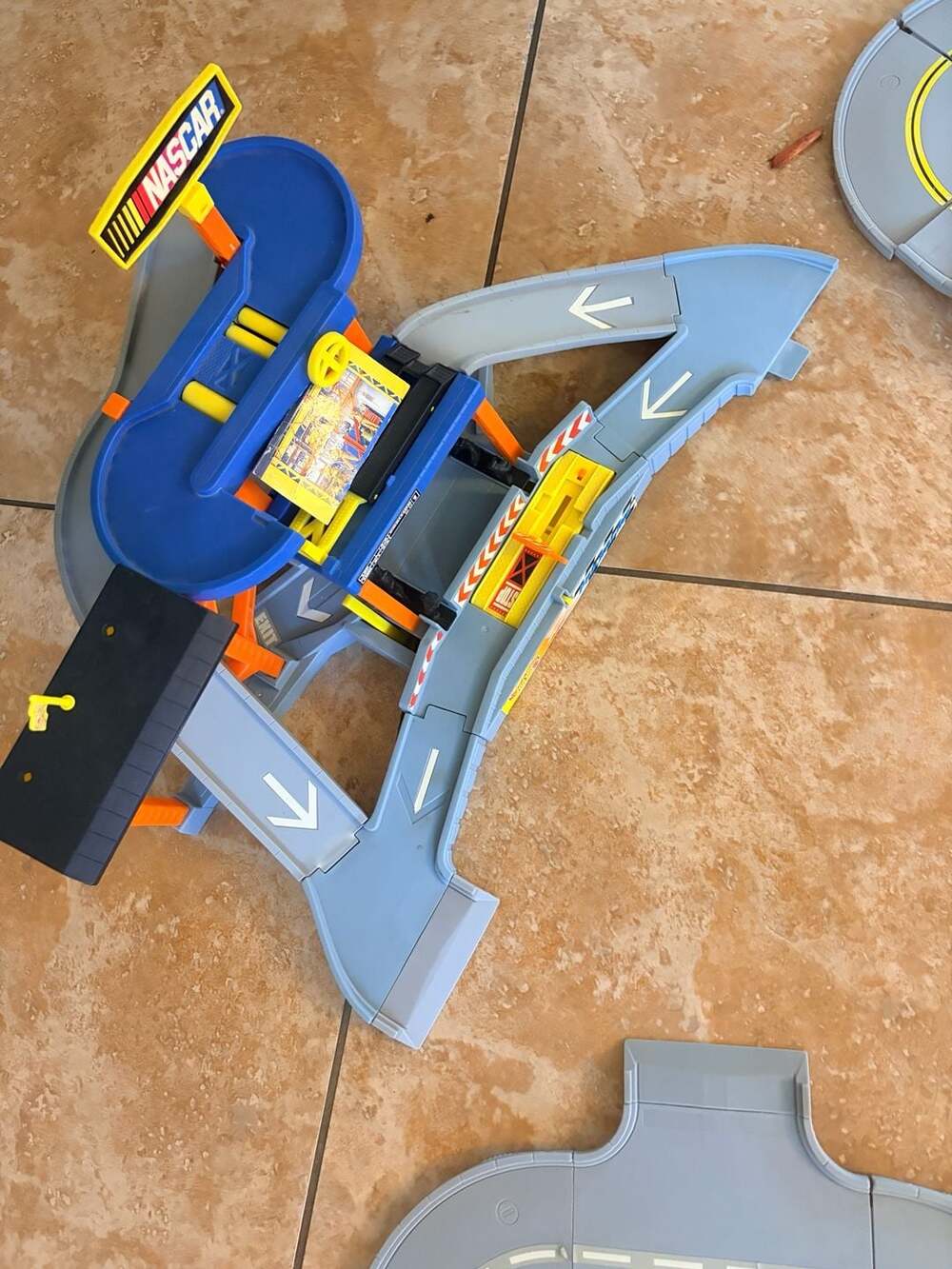 Vintage 1999 Hot Wheels NASCAR Playset #65754-99 NO CAR